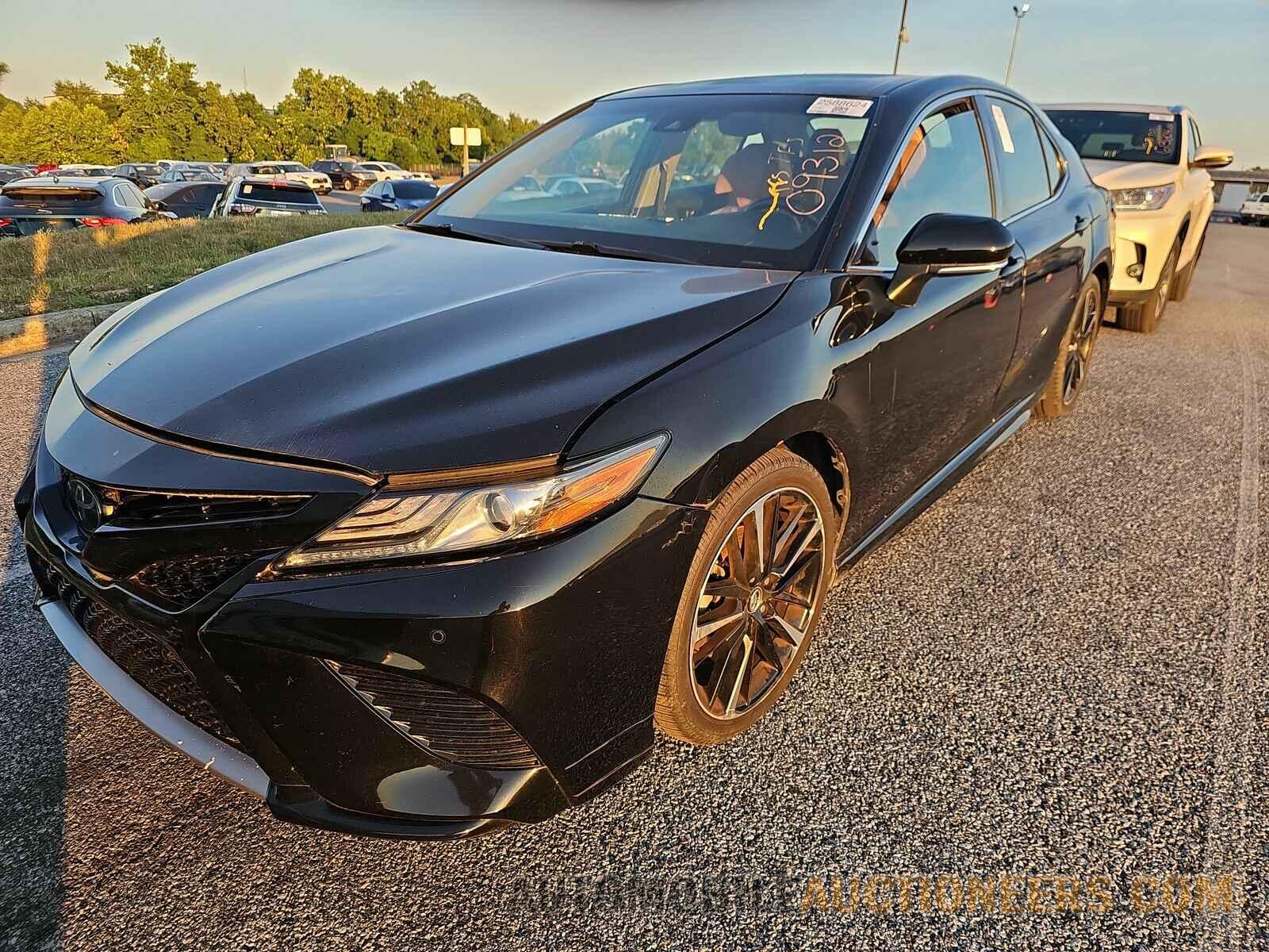 4T1B61HK1JU093121 Toyota Camry 2018