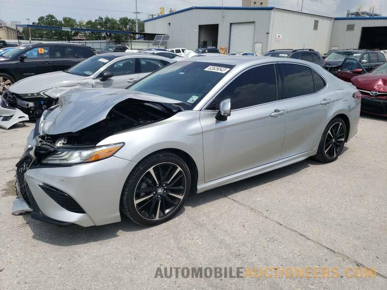 4T1B61HK1JU098383 TOYOTA CAMRY 2018