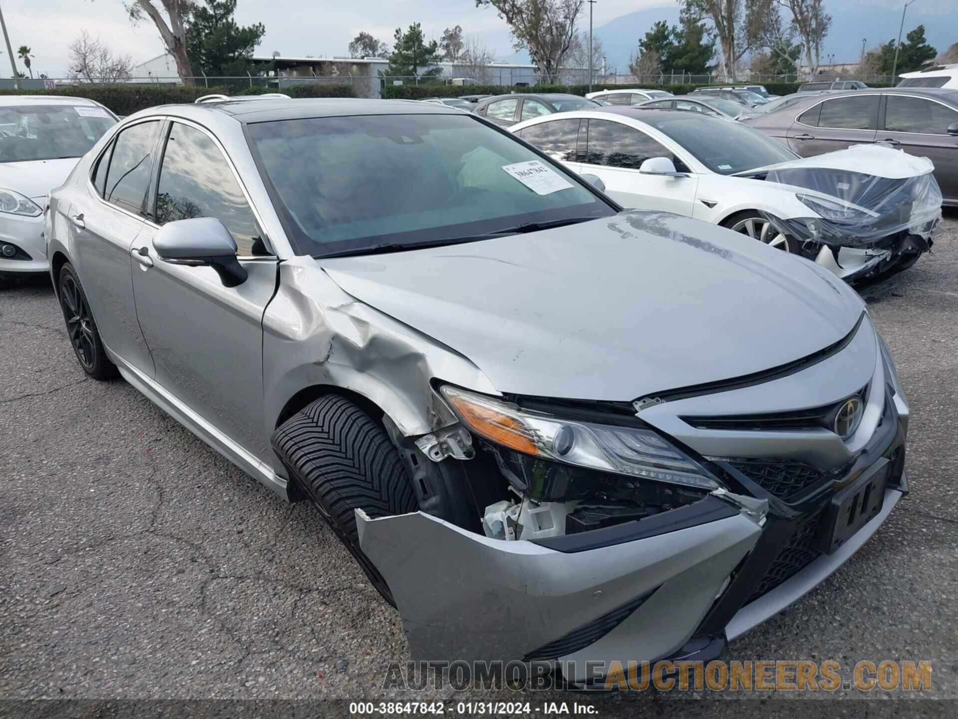 4T1B61HK1JU102688 TOYOTA CAMRY 2018