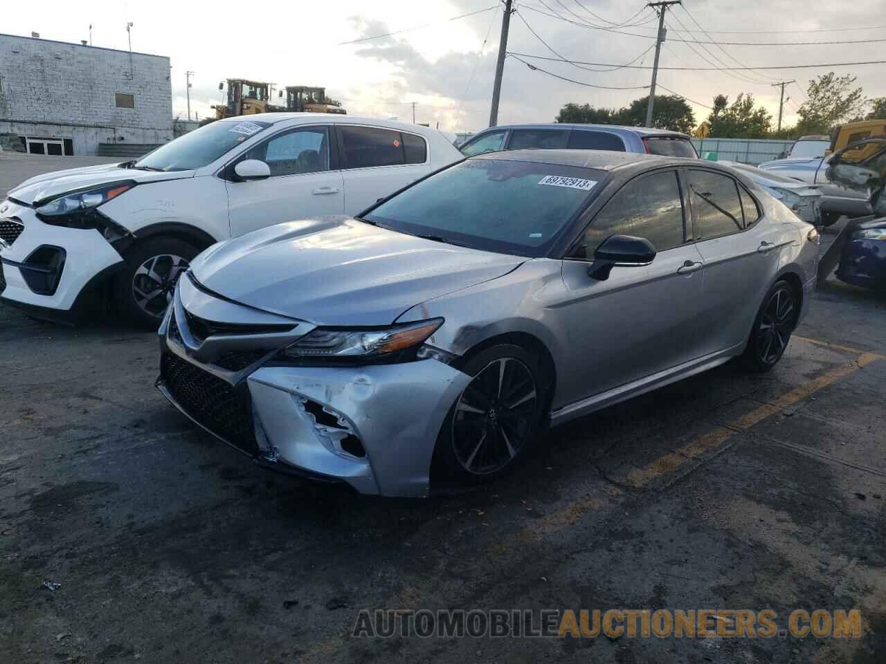 4T1B61HK1JU116333 TOYOTA CAMRY 2018