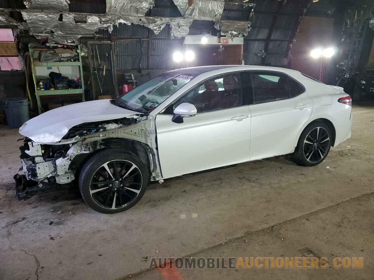 4T1B61HK1JU116932 TOYOTA CAMRY 2018