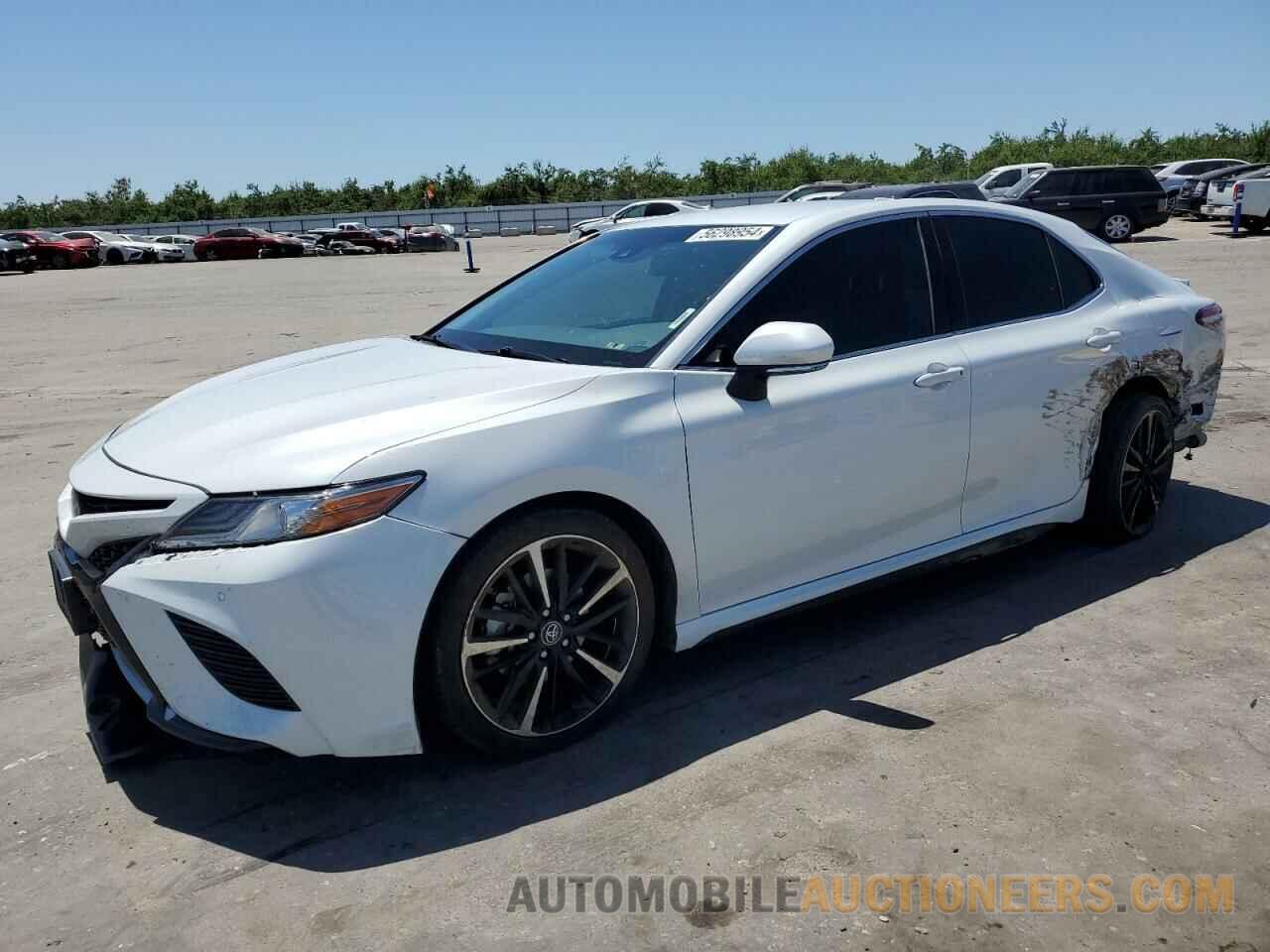 4T1B61HK1JU128725 TOYOTA CAMRY 2018