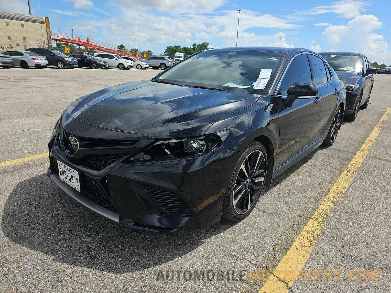 4T1B61HK1JU133777 Toyota Camry 2018