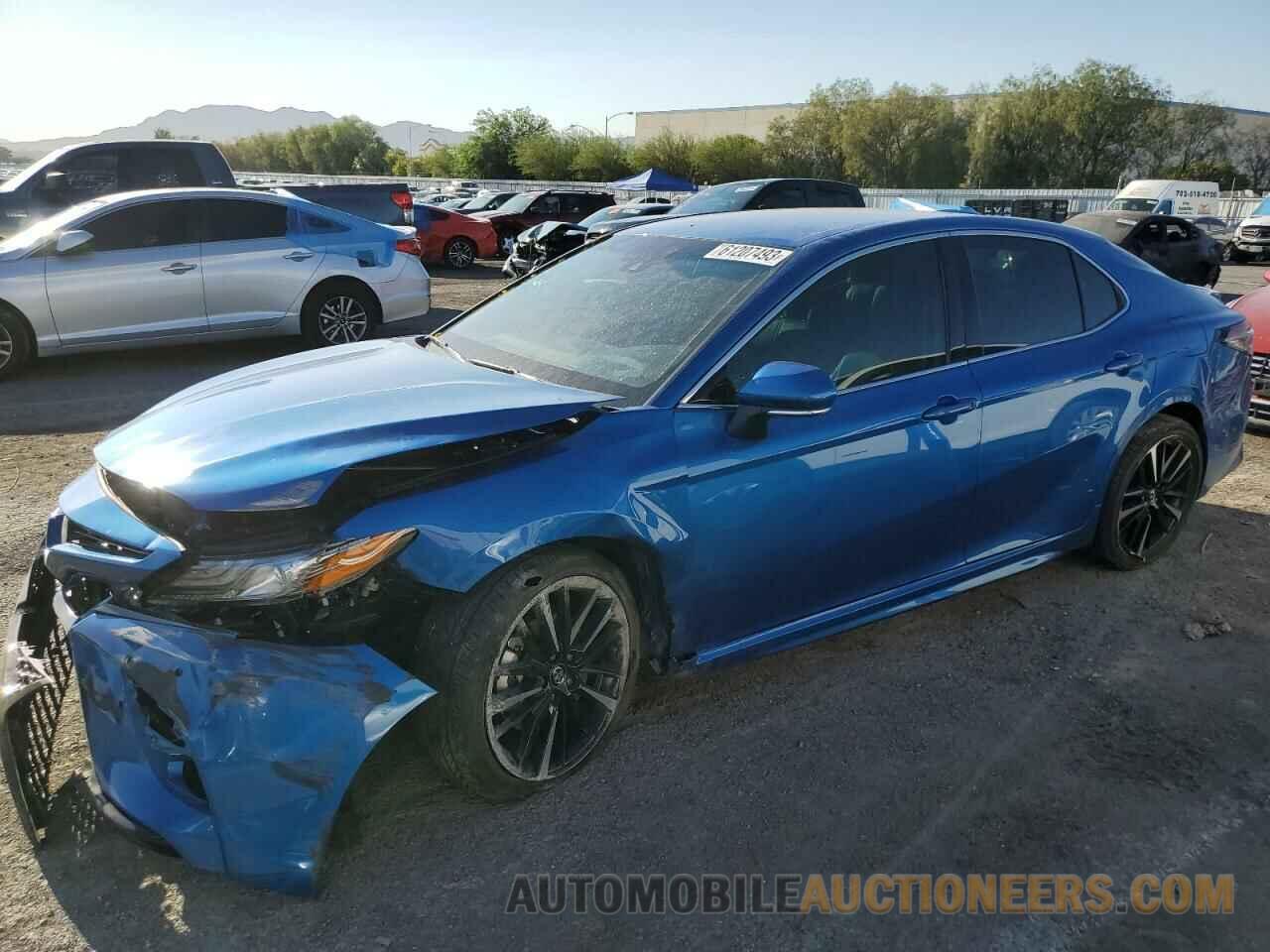 4T1B61HK1JU151633 TOYOTA CAMRY 2018