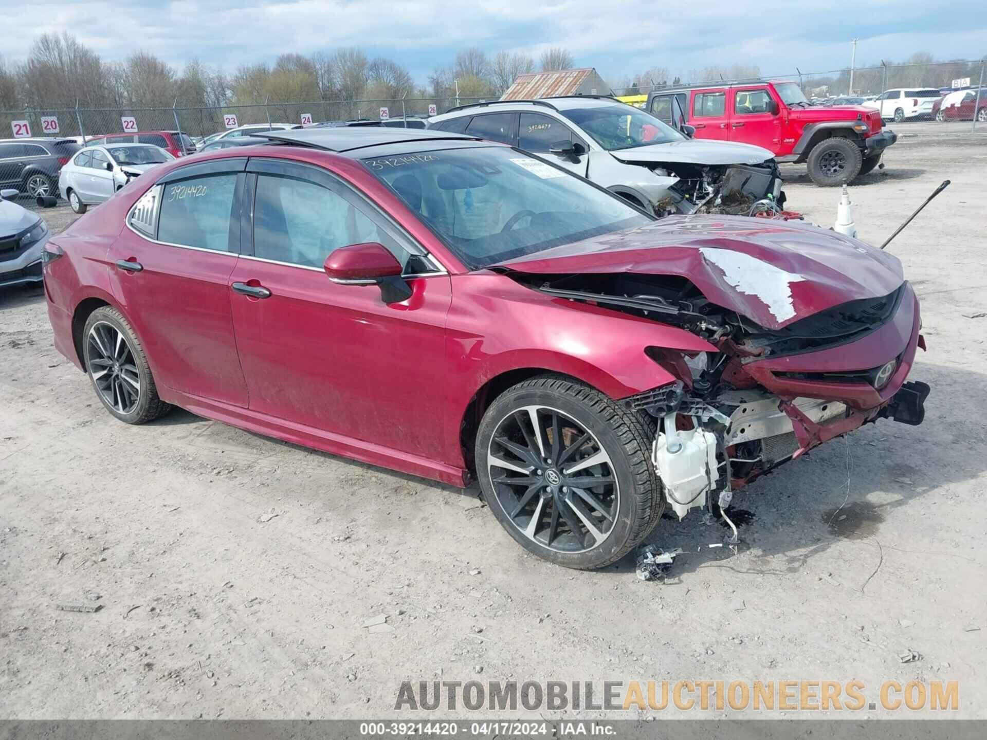 4T1B61HK1JU563924 TOYOTA CAMRY 2018