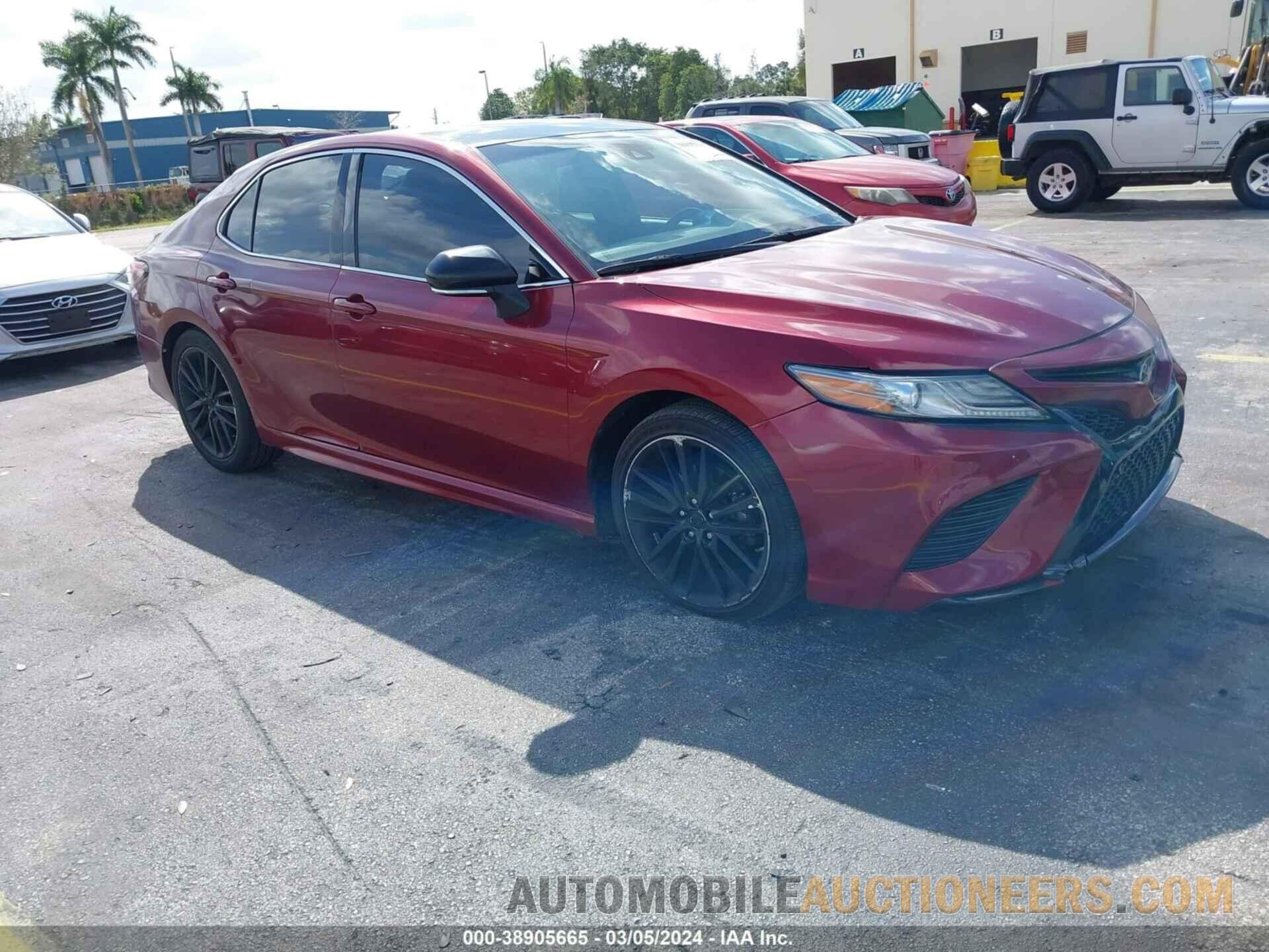 4T1B61HK1JU673534 TOYOTA CAMRY 2018