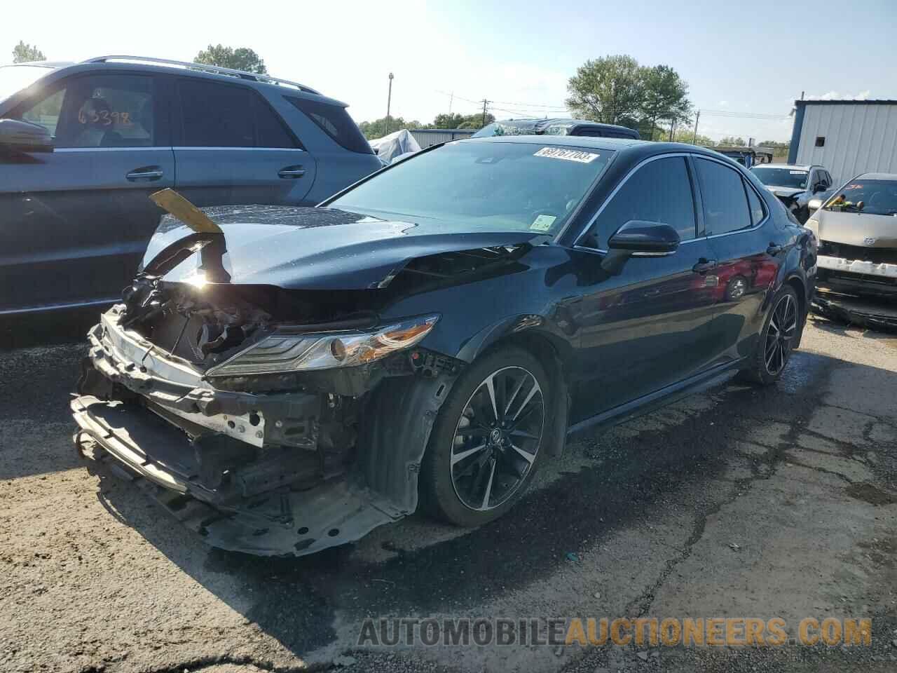 4T1B61HK1JU673985 TOYOTA CAMRY 2018