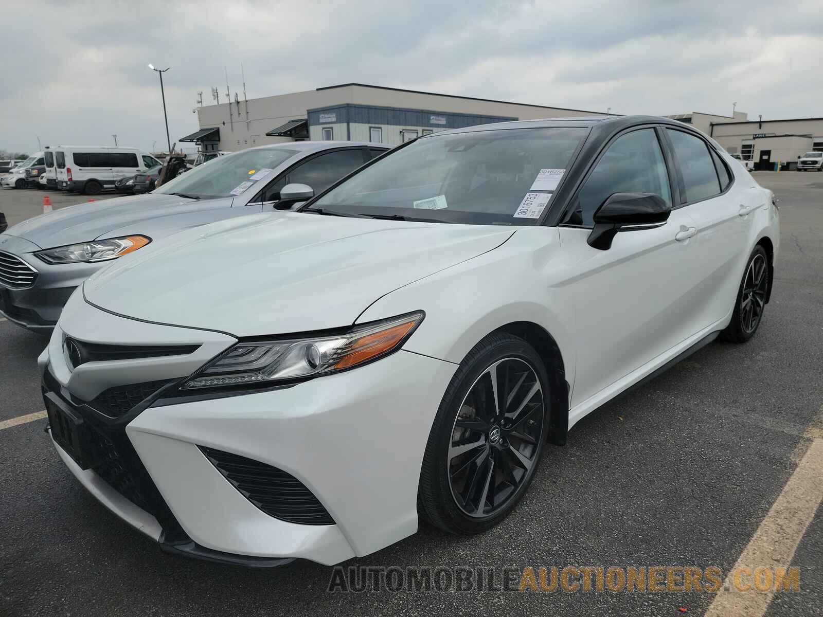 4T1B61HK1KU283051 Toyota Camry 2019