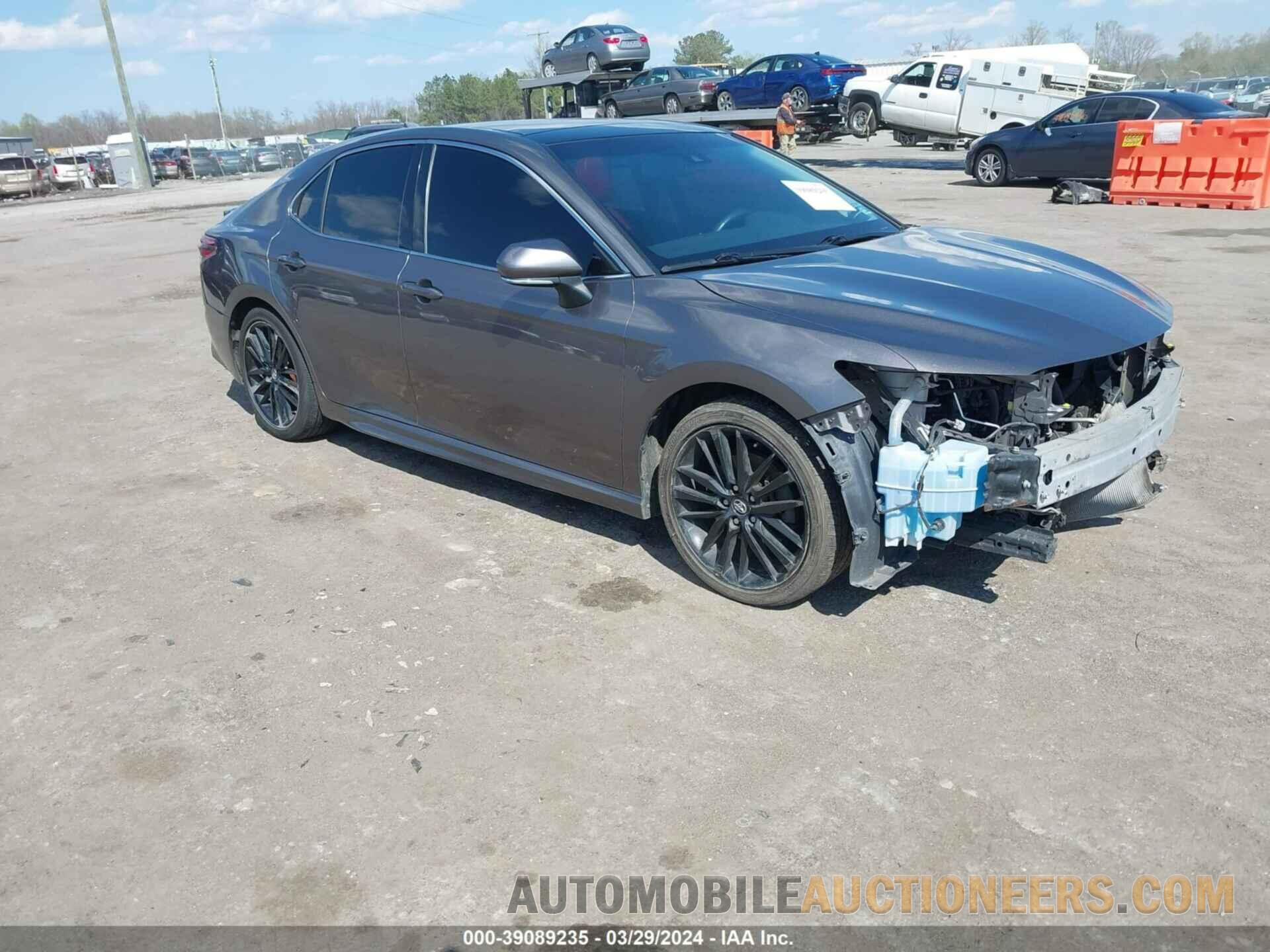 4T1B61HK2JU014457 TOYOTA CAMRY 2018