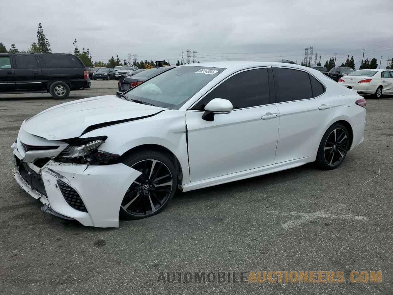 4T1B61HK2JU020260 TOYOTA CAMRY 2018