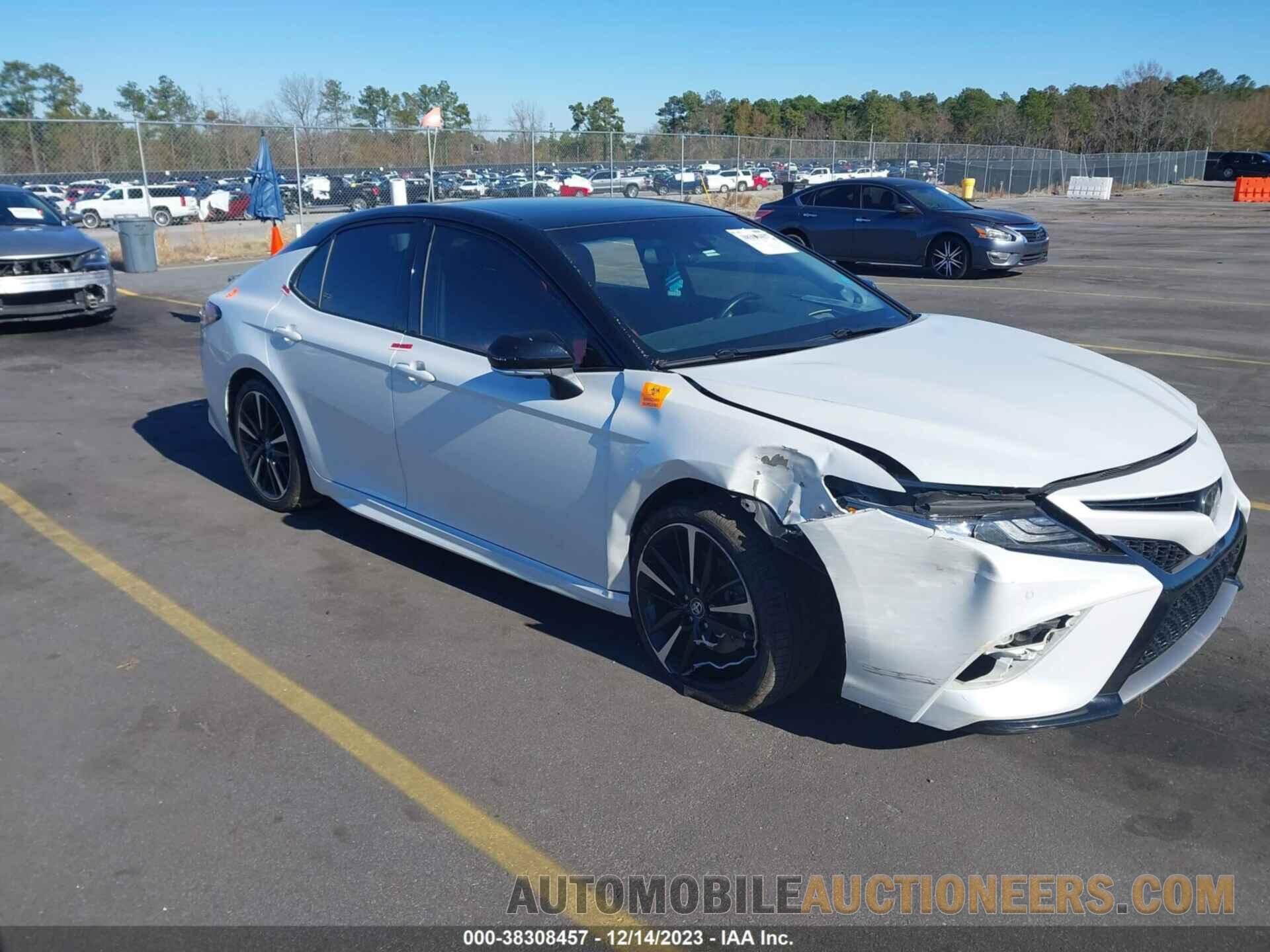 4T1B61HK2JU068826 TOYOTA CAMRY 2018