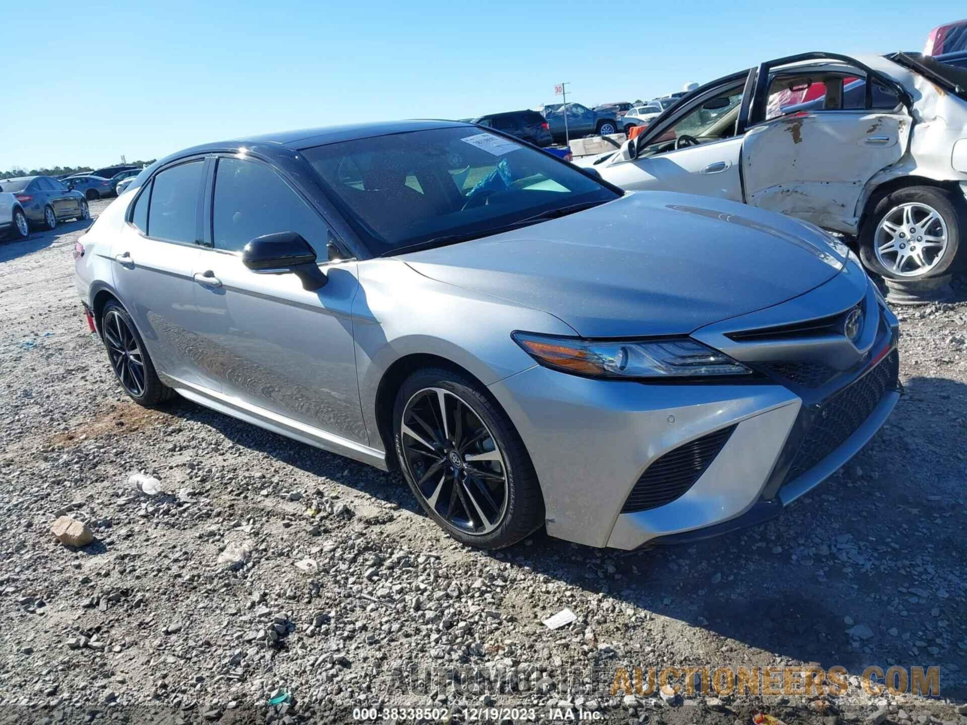 4T1B61HK2JU081298 TOYOTA CAMRY 2018