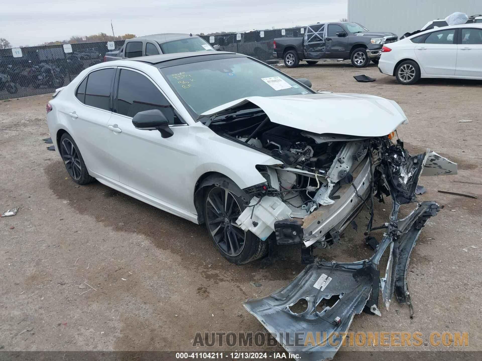 4T1B61HK2JU083813 TOYOTA CAMRY 2018