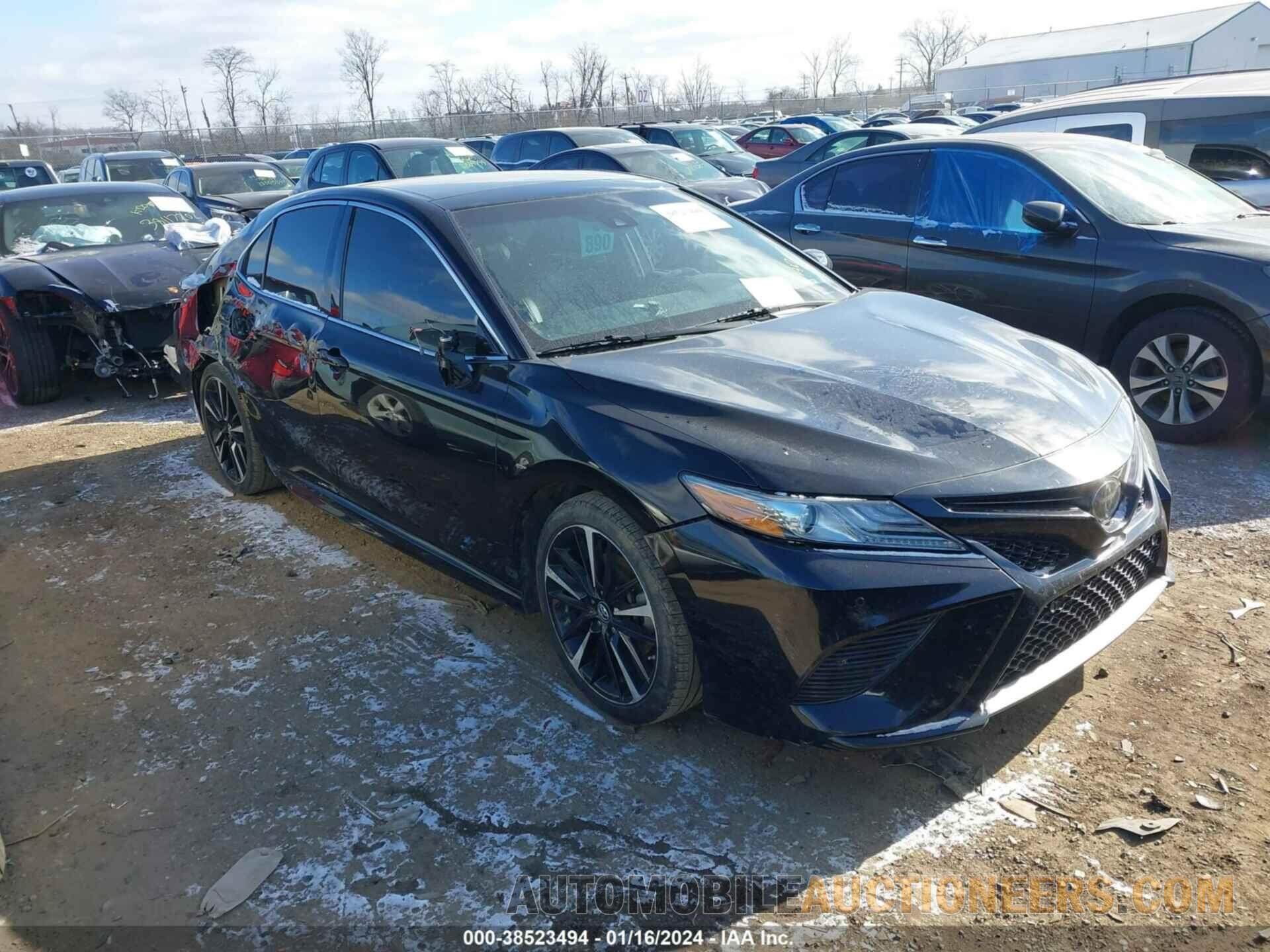 4T1B61HK2JU109732 TOYOTA CAMRY 2018