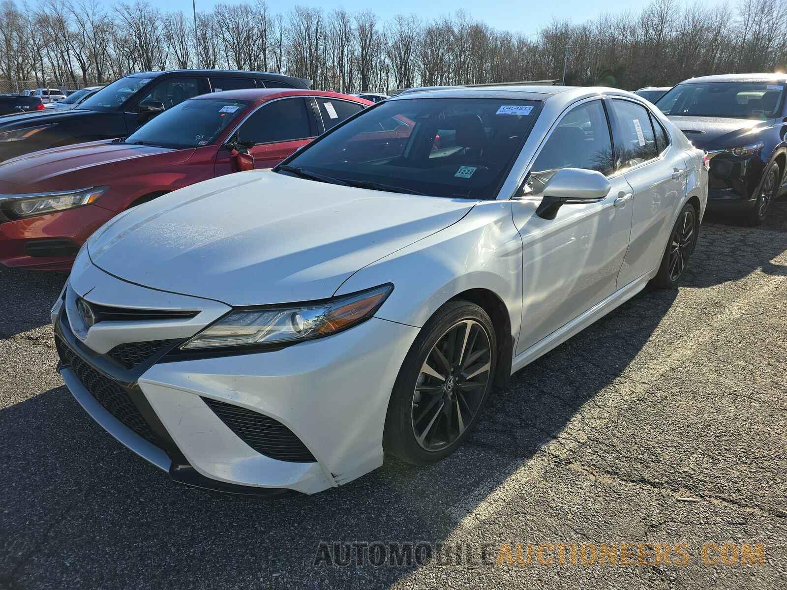 4T1B61HK2KU714304 Toyota Camry 2019