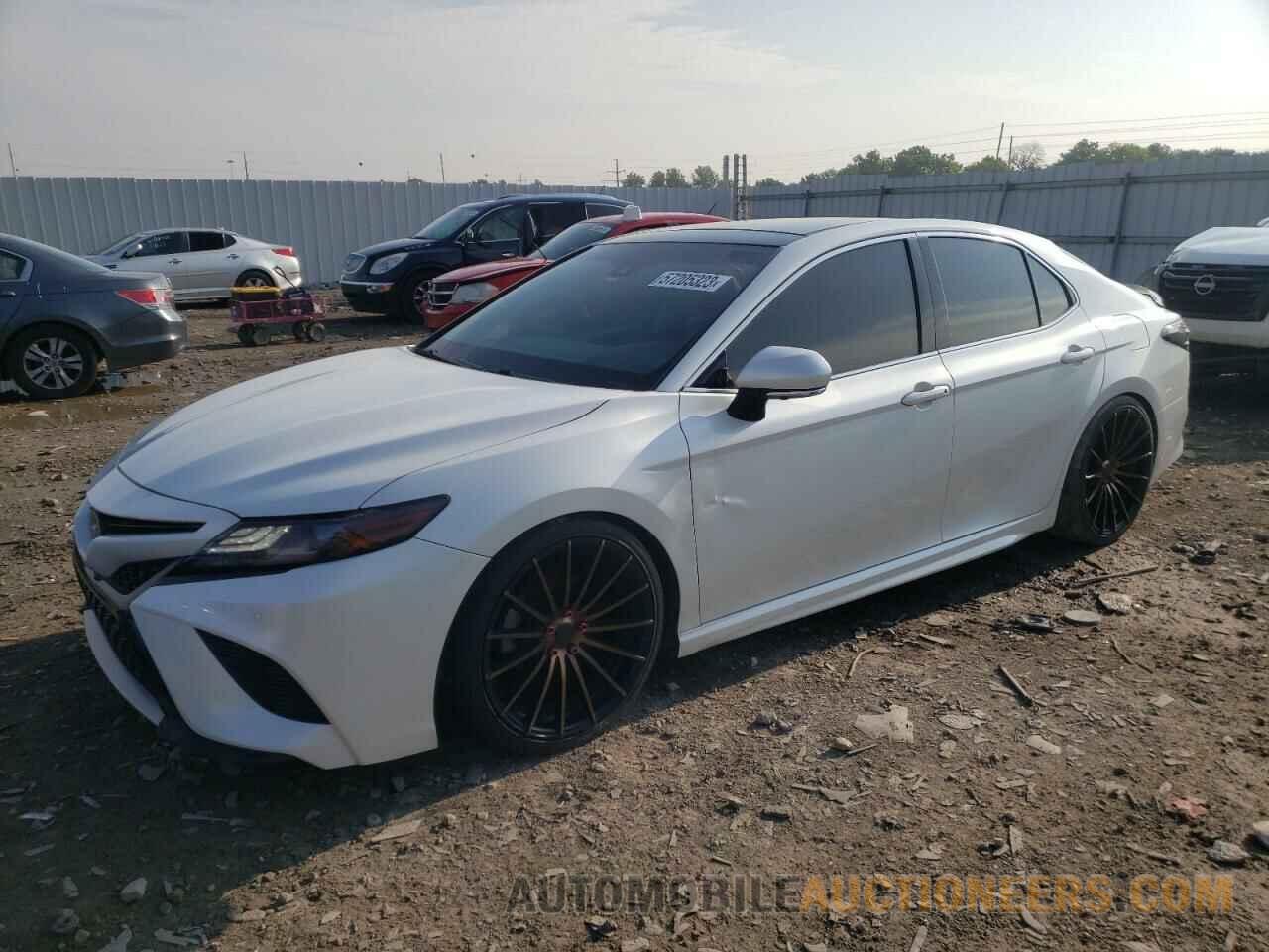 4T1B61HK3JU084632 TOYOTA CAMRY 2018