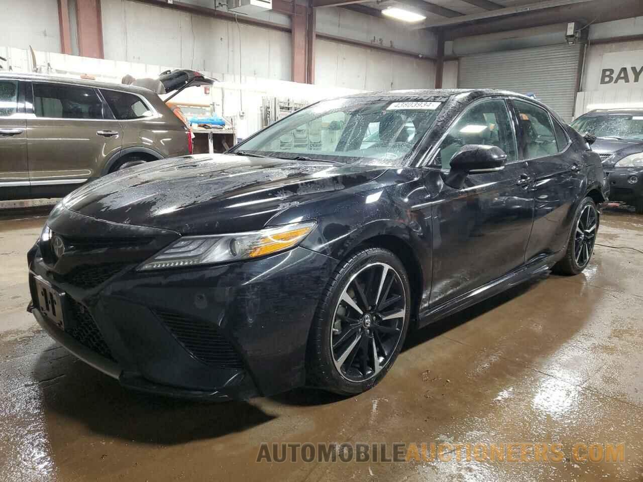 4T1B61HK3JU139564 TOYOTA CAMRY 2018