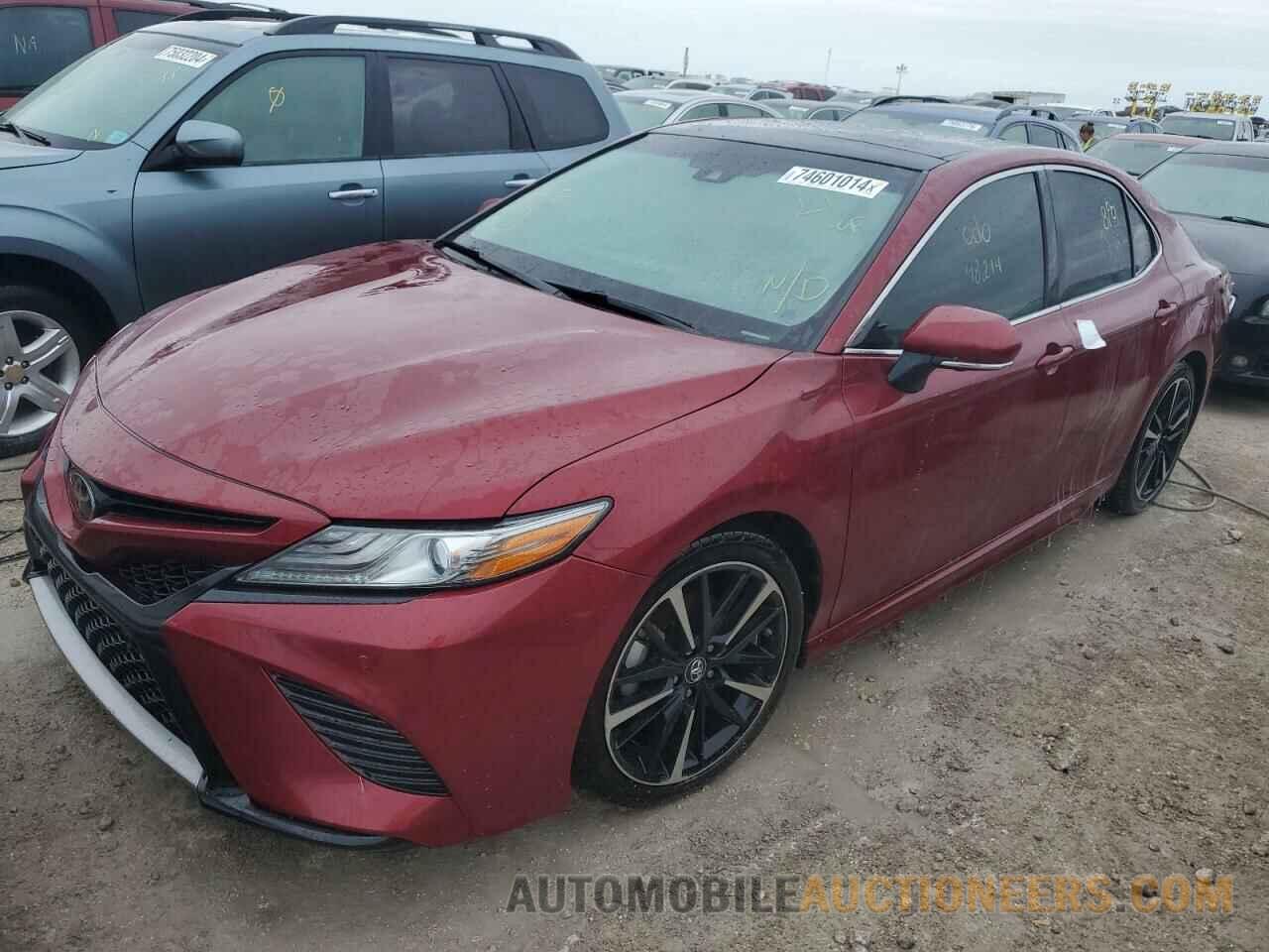 4T1B61HK3JU562211 TOYOTA CAMRY 2018