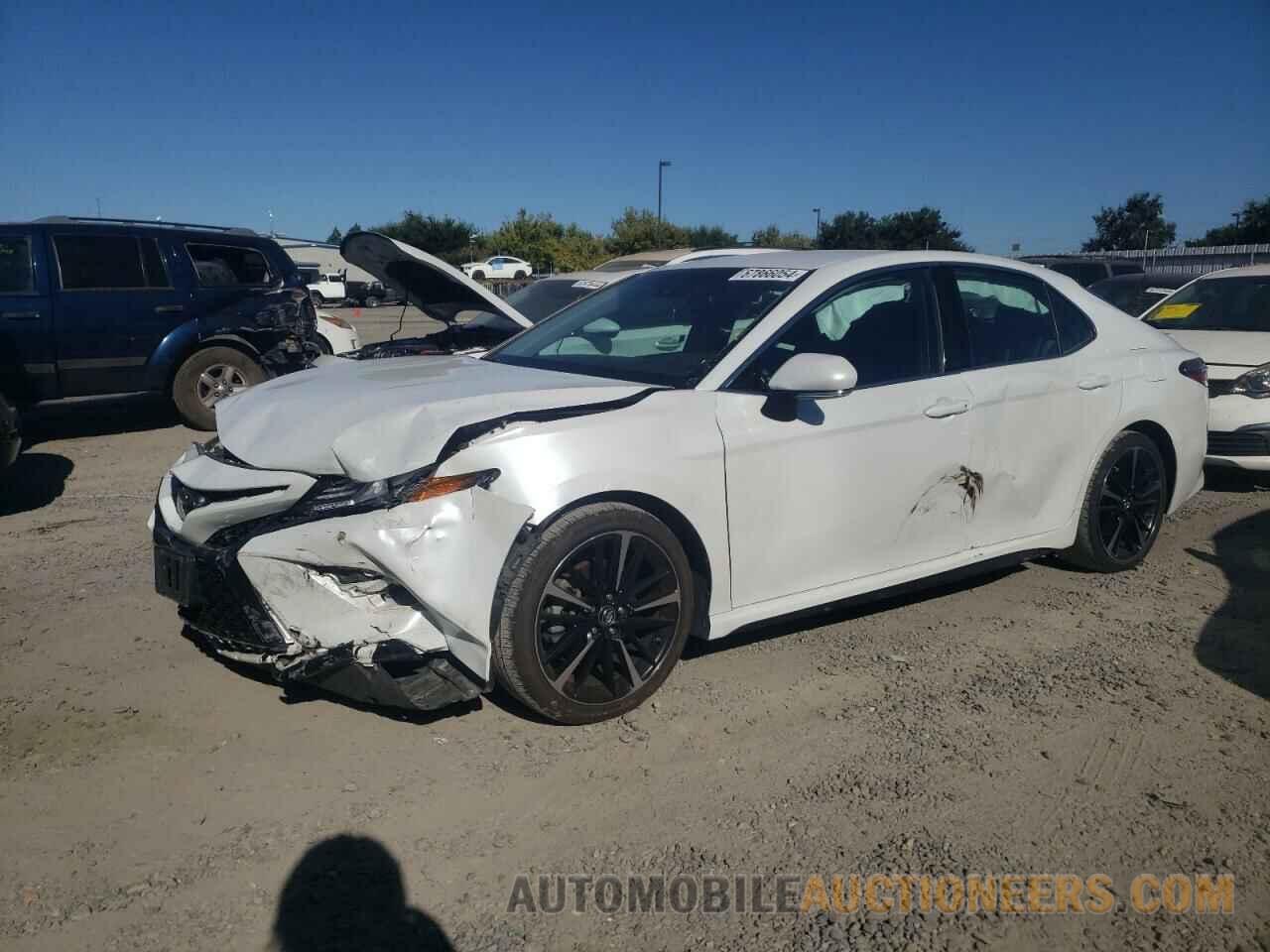 4T1B61HK4JU043670 TOYOTA CAMRY 2018