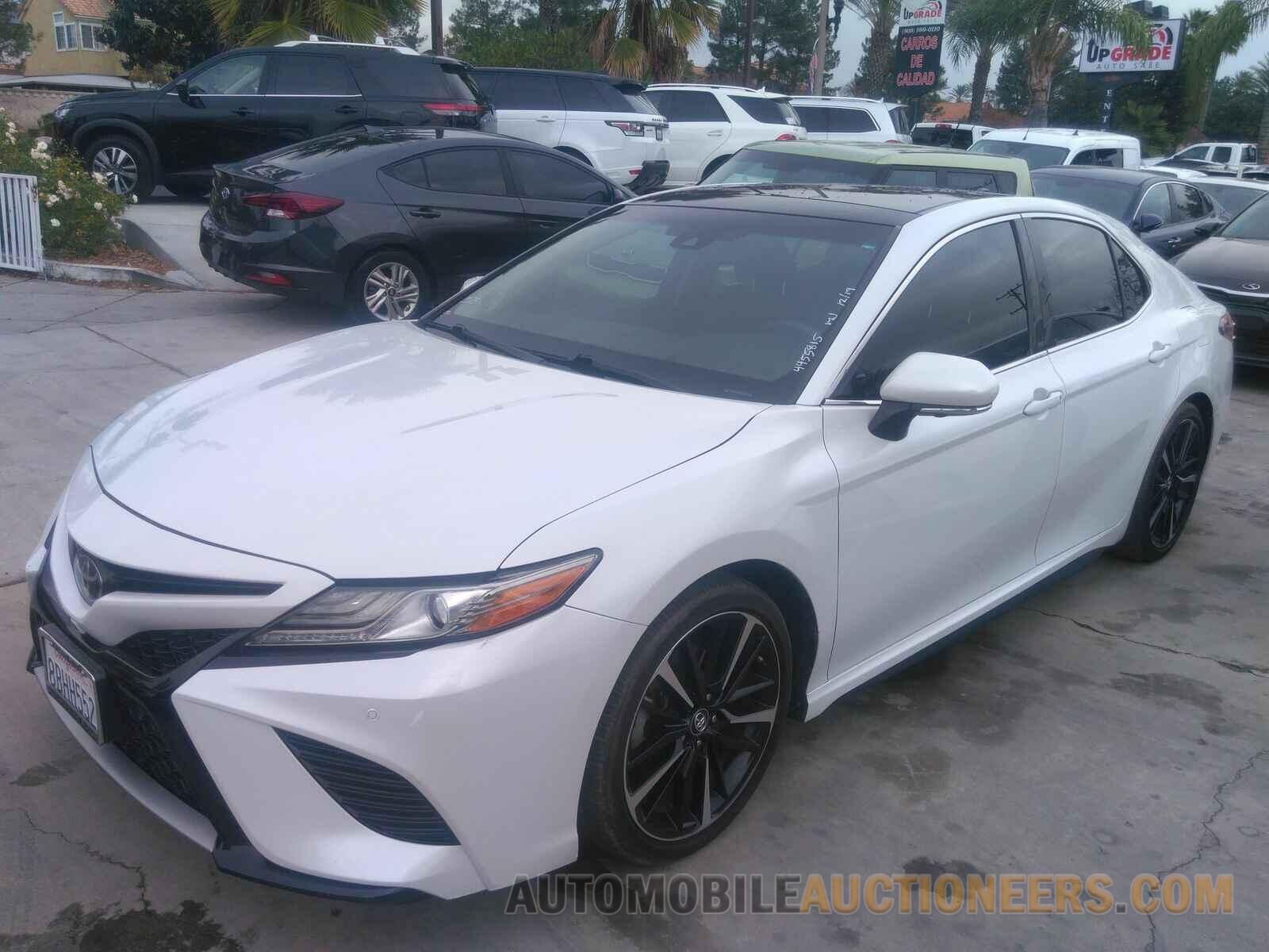 4T1B61HK4JU048576 Toyota Camry 2018