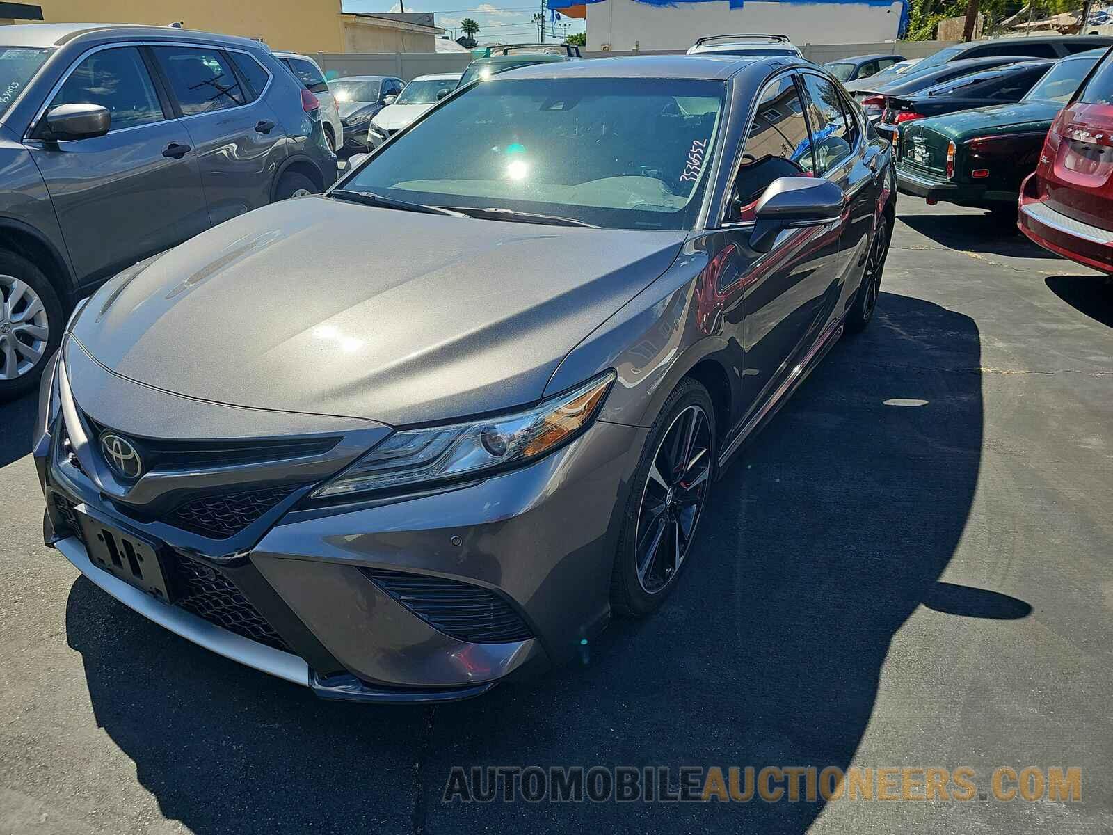 4T1B61HK4JU096966 Toyota Camry 2018