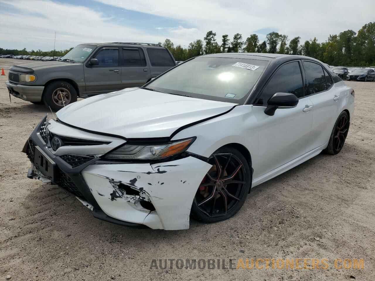 4T1B61HK4JU121963 TOYOTA CAMRY 2018