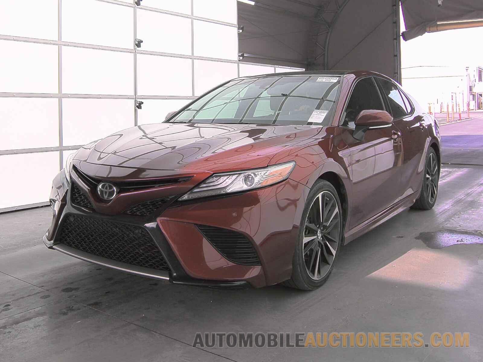 4T1B61HK4JU648904 Toyota Camry 2018