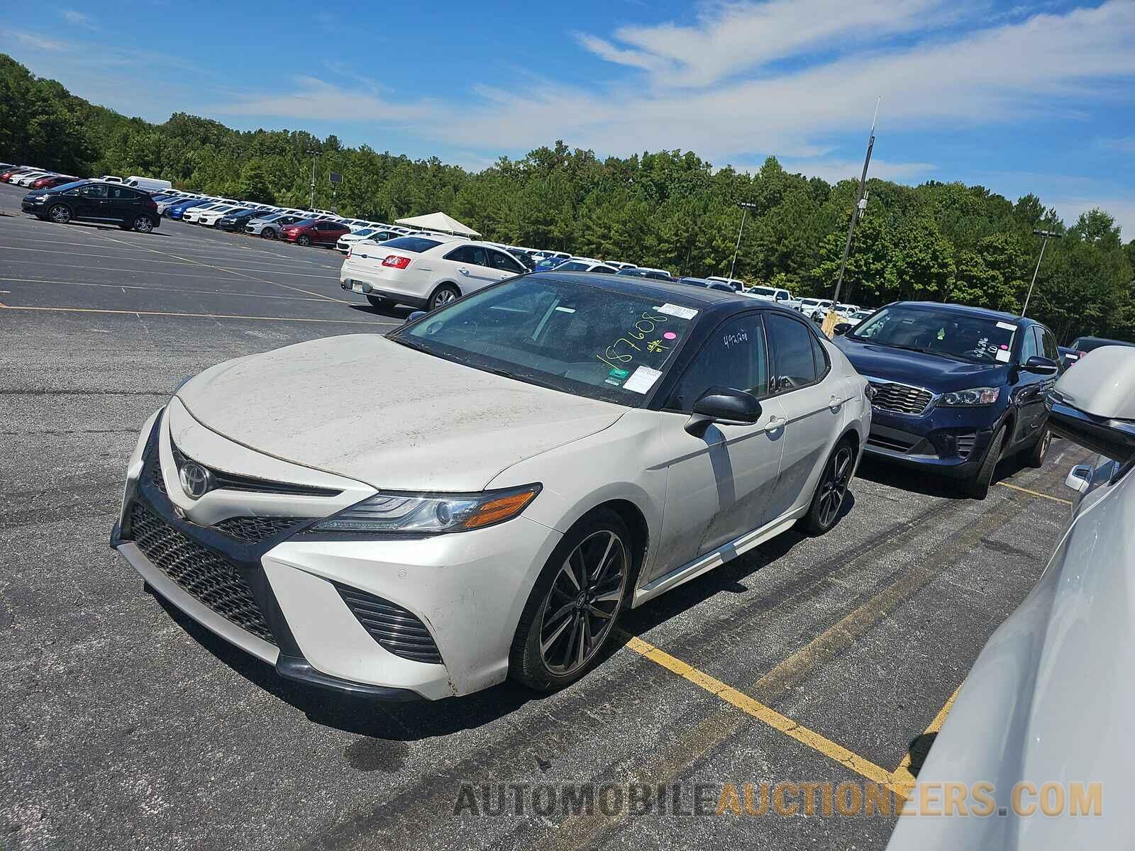 4T1B61HK4KU187608 Toyota Camry 2019