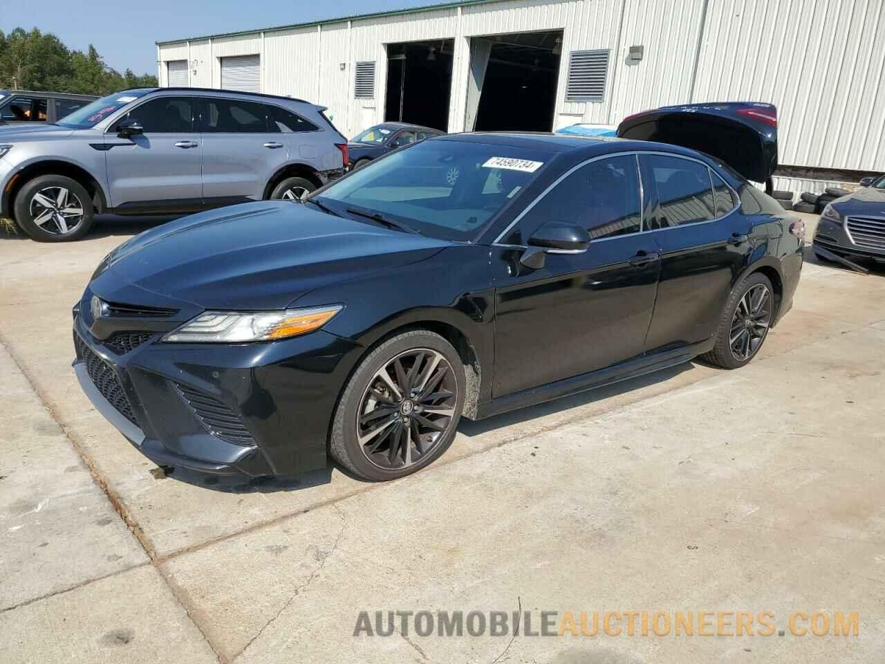 4T1B61HK5JU100040 TOYOTA CAMRY 2018