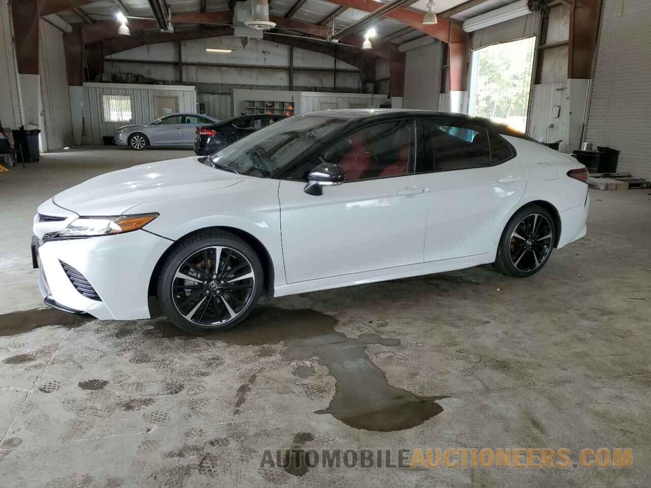 4T1B61HK5JU105304 TOYOTA CAMRY 2018