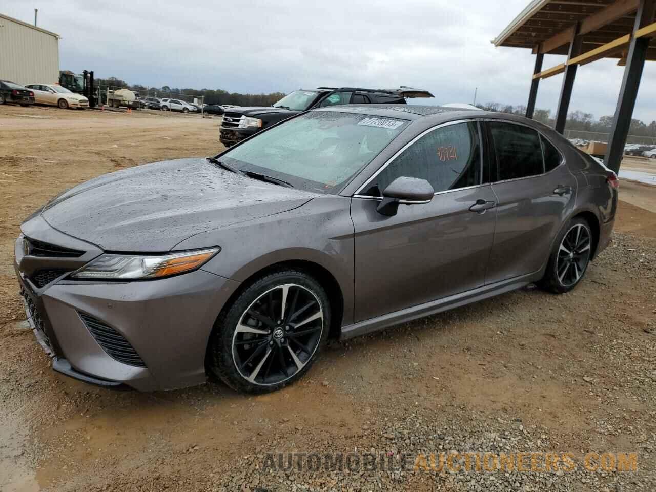 4T1B61HK5JU586431 TOYOTA CAMRY 2018