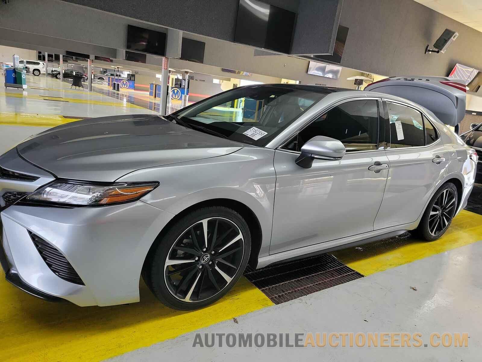 4T1B61HK5KU827227 Toyota Camry 2019