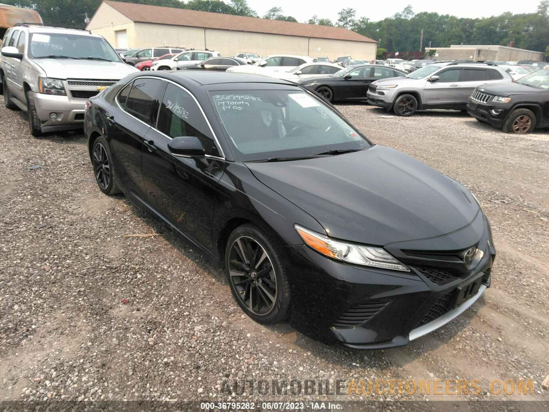 4T1B61HK5KU832718 TOYOTA CAMRY 2019