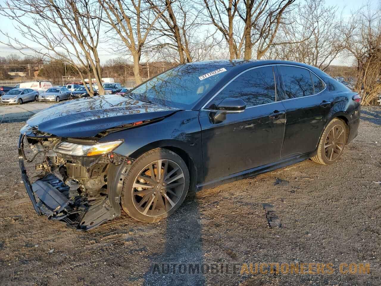 4T1B61HK6JU063824 TOYOTA CAMRY 2018