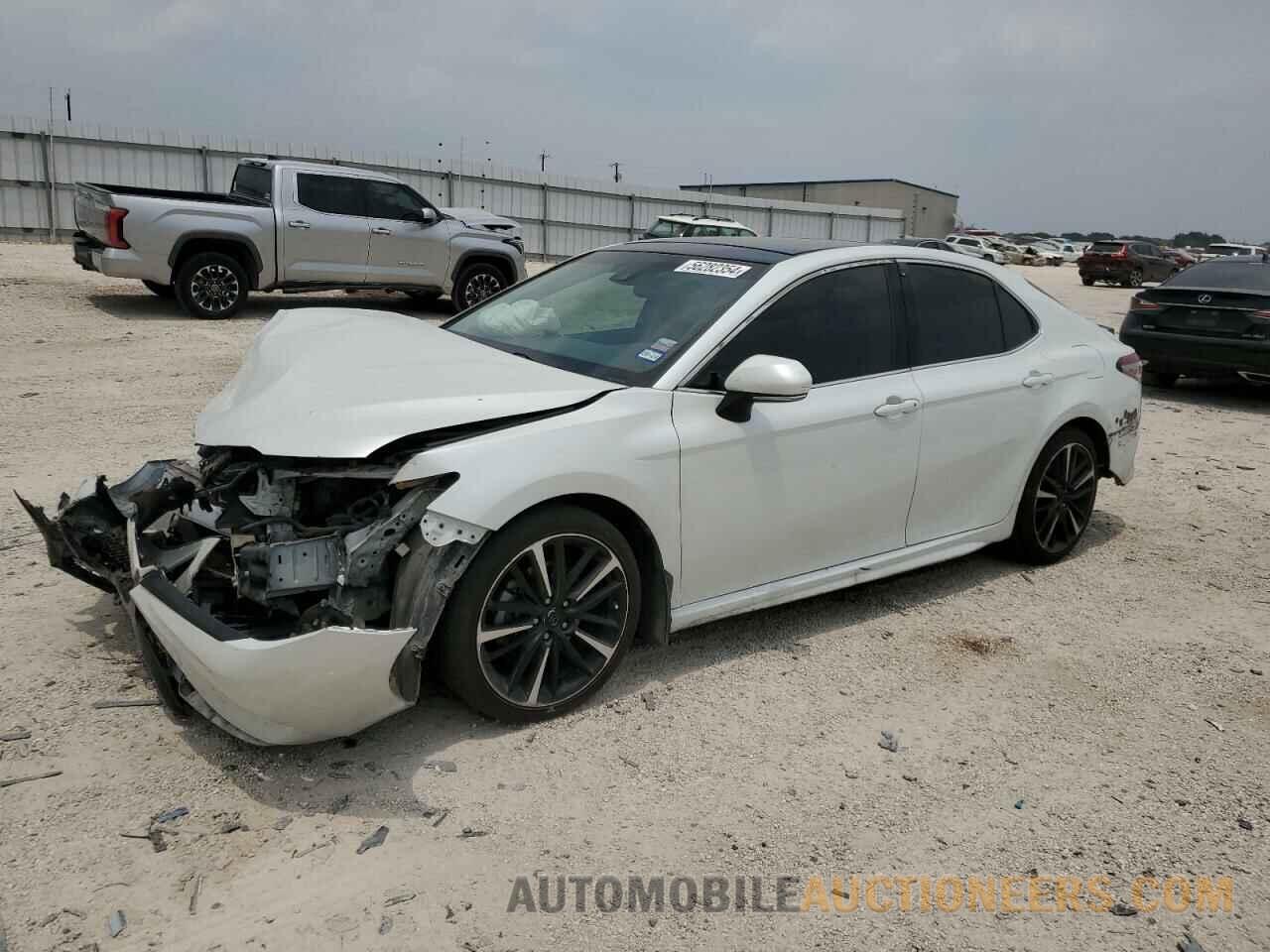 4T1B61HK6JU083622 TOYOTA CAMRY 2018