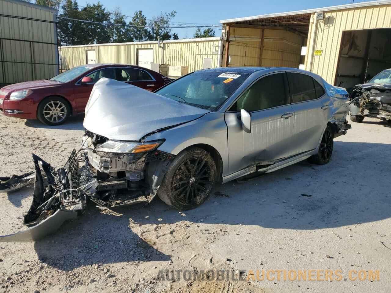 4T1B61HK6JU097116 TOYOTA CAMRY 2018