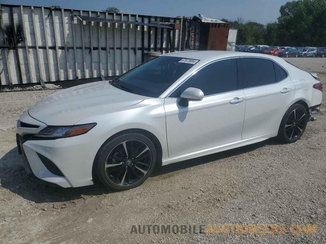 4T1B61HK6JU117638 TOYOTA CAMRY 2018