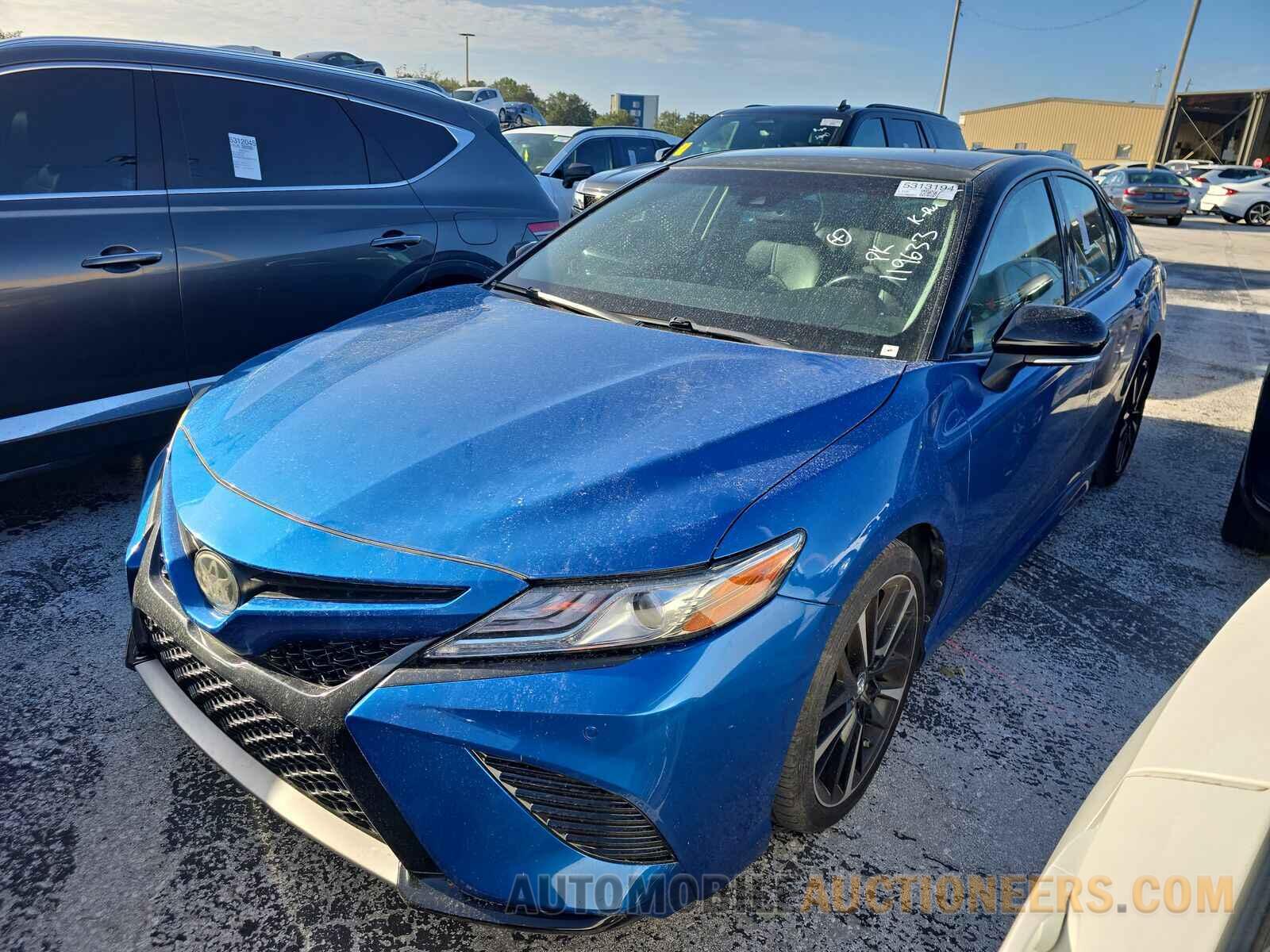 4T1B61HK6JU119633 Toyota Camry 2018