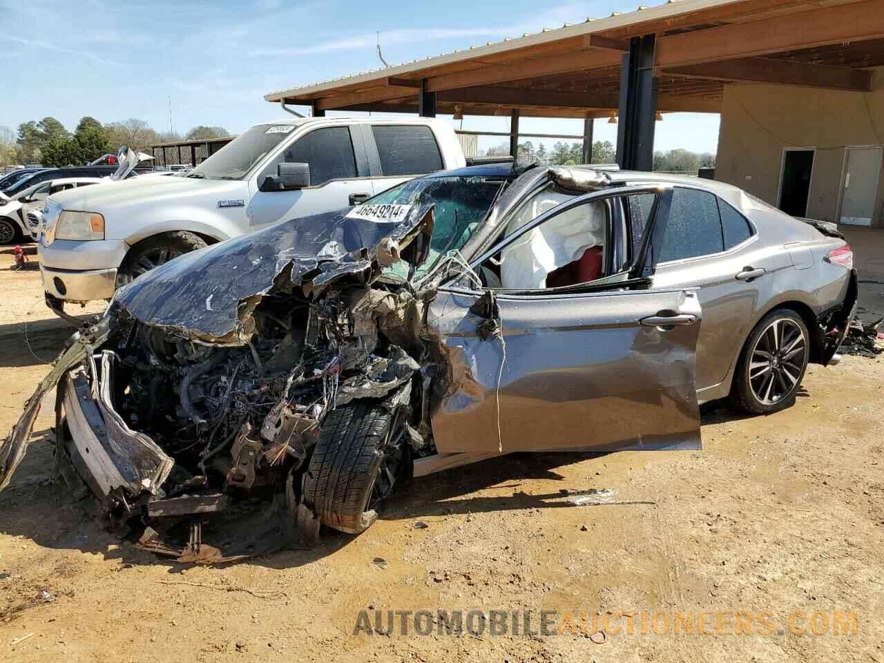 4T1B61HK6JU135699 TOYOTA CAMRY 2018