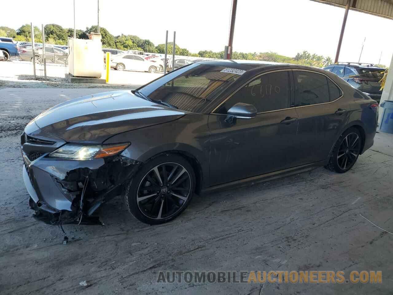 4T1B61HK6JU136416 TOYOTA CAMRY 2018