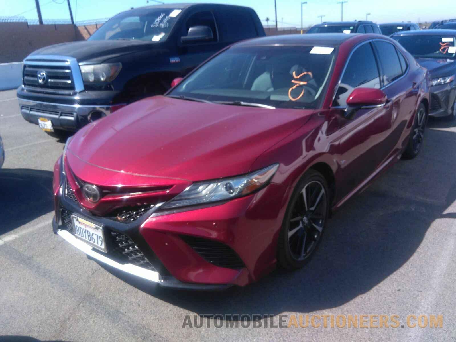 4T1B61HK6JU599012 Toyota Camry 2018