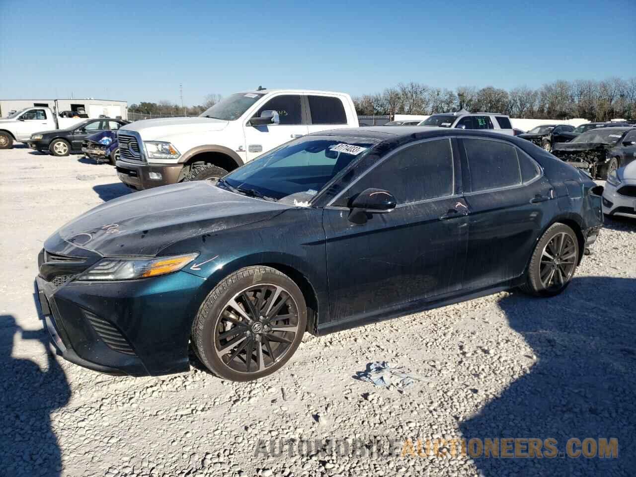 4T1B61HK7JU542432 TOYOTA CAMRY 2018