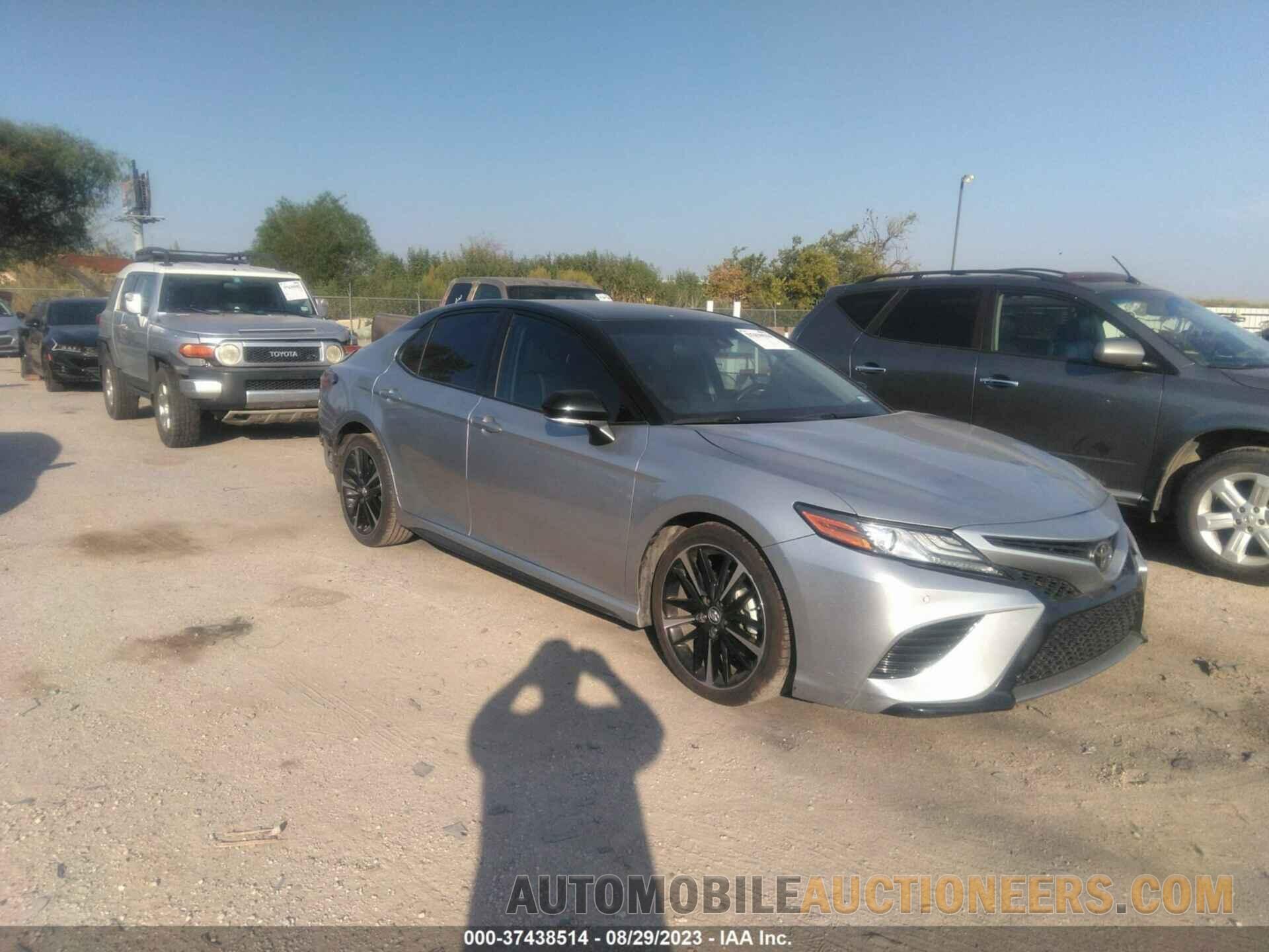 4T1B61HK8JU047320 TOYOTA CAMRY 2018