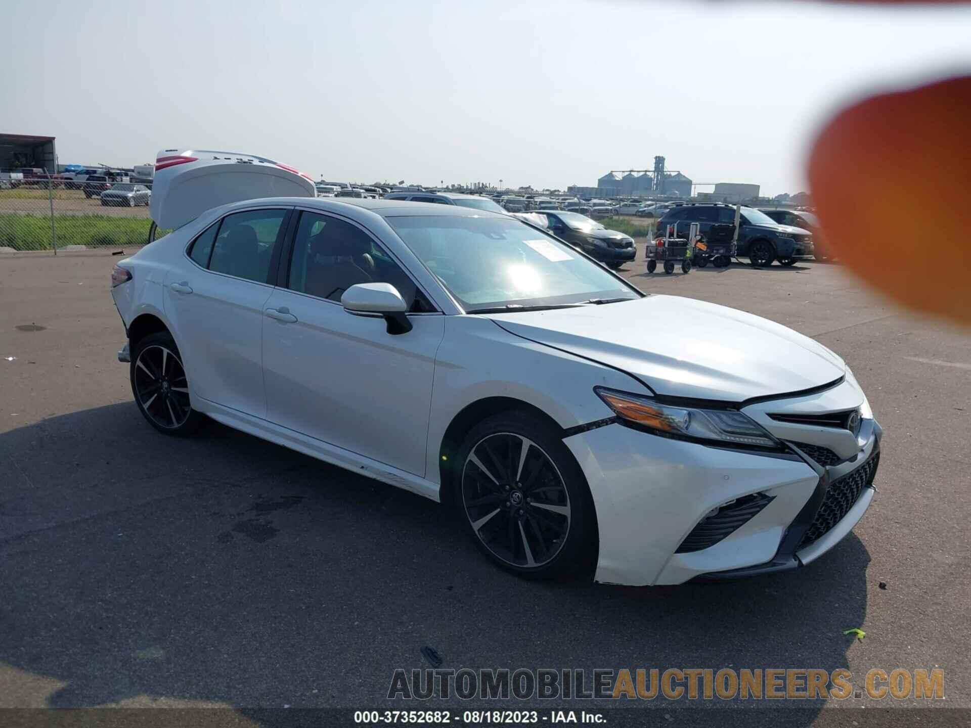 4T1B61HK8JU048676 TOYOTA CAMRY 2018