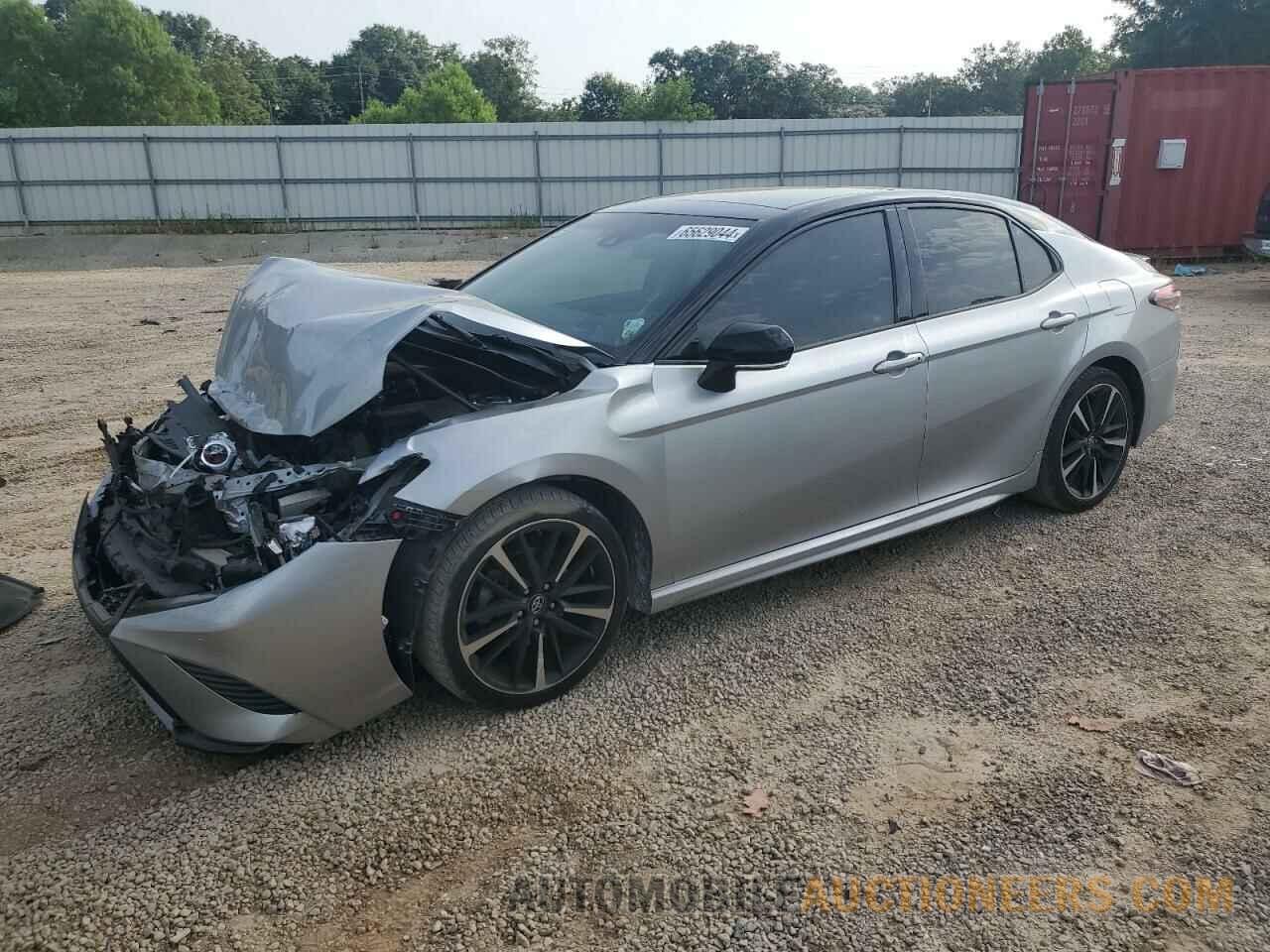 4T1B61HK8JU063842 TOYOTA CAMRY 2018