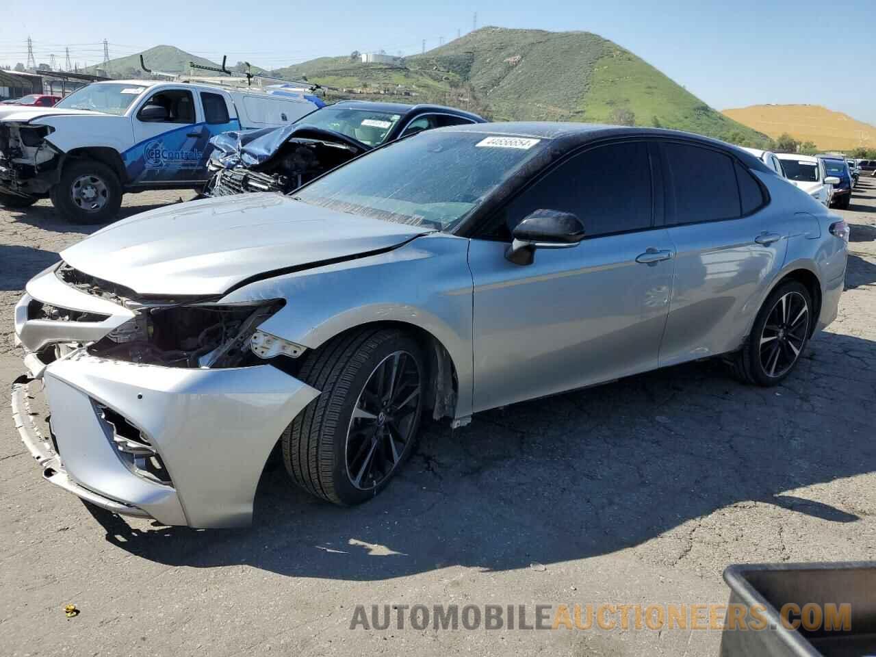 4T1B61HK8JU070774 TOYOTA CAMRY 2018