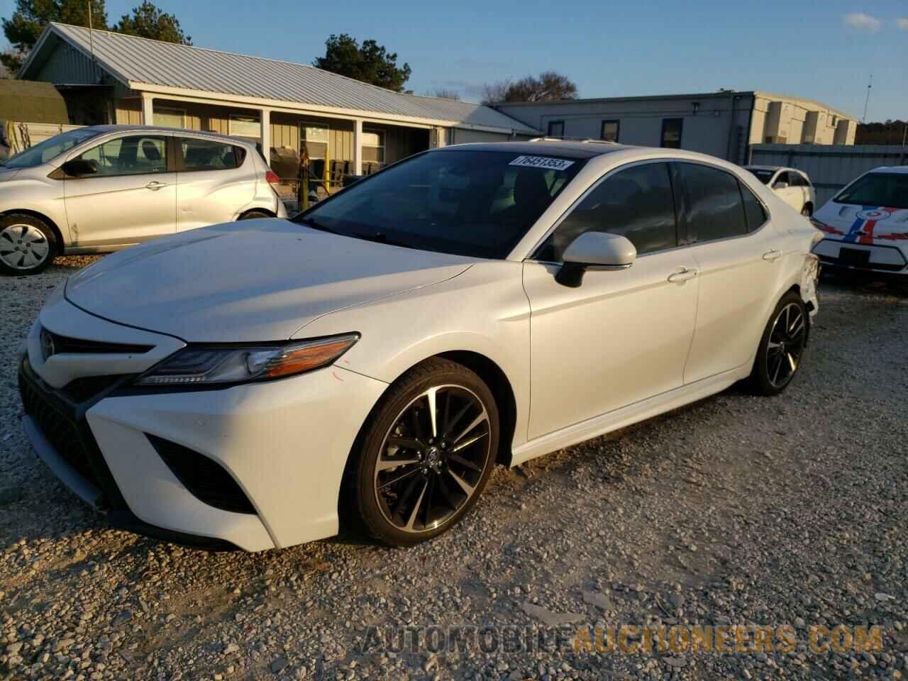 4T1B61HK8JU077949 TOYOTA CAMRY 2018