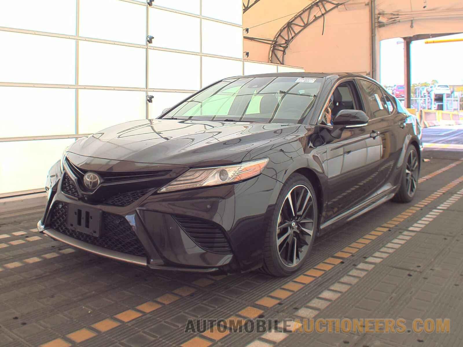 4T1B61HK8JU080169 Toyota Camry 2018