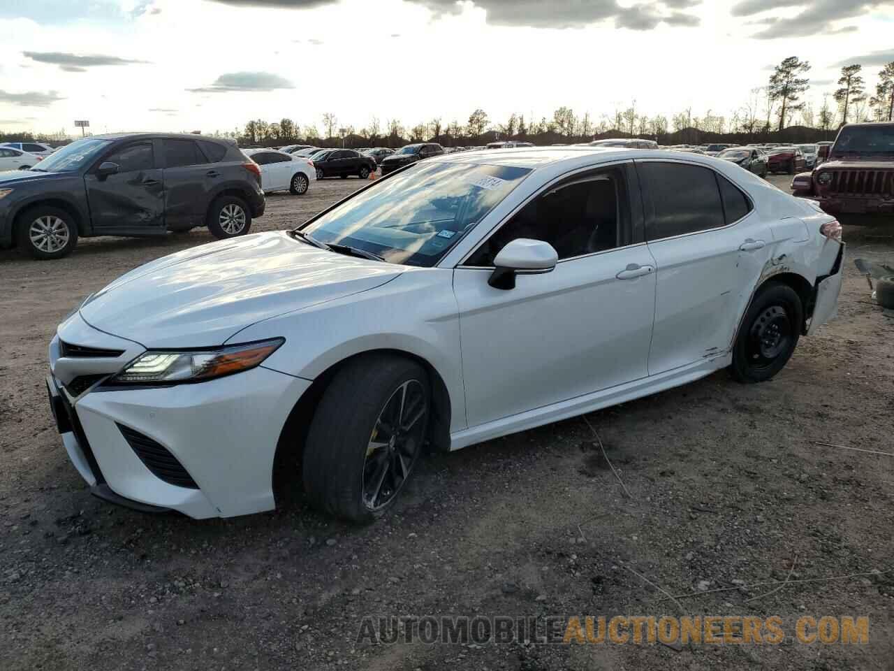 4T1B61HK8JU108925 TOYOTA CAMRY 2018