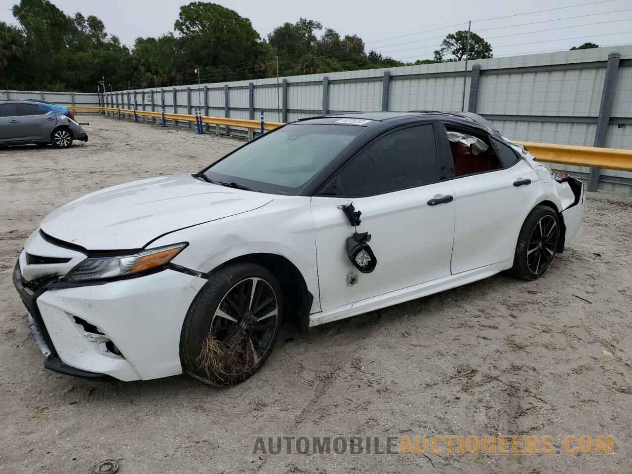 4T1B61HK8JU124946 TOYOTA CAMRY 2018